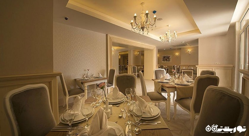 نمای رستوران فیش این